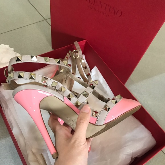 100%Authentic Valentino Heel，2019Limited Edition - Picture 2 of 6